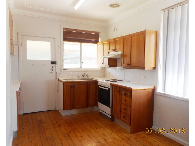 6 Dunmore Crescent, Casula NSW 2170