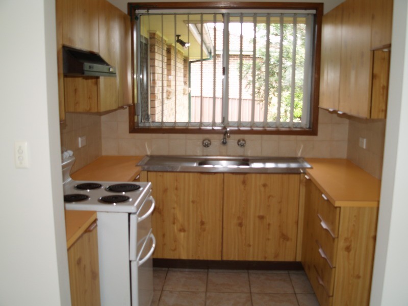 5/10 Bensley   Road, Macquarie Fields NSW 2564