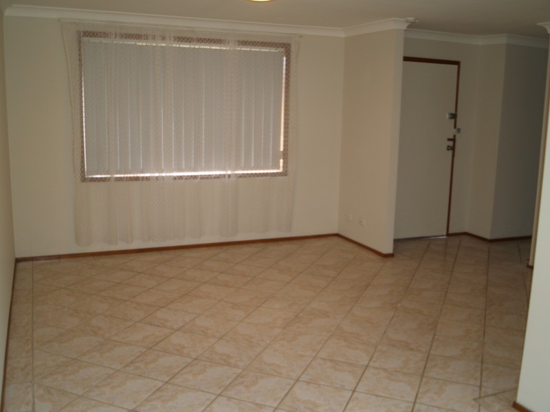 5/10 Bensley   Road, Macquarie Fields NSW 2564