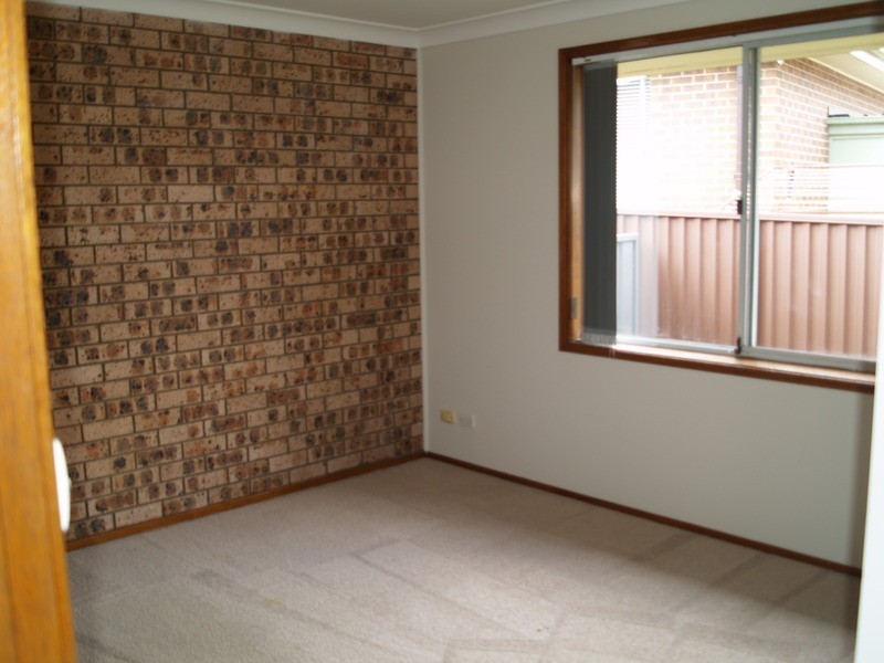 5/10 Bensley   Road, Macquarie Fields NSW 2564