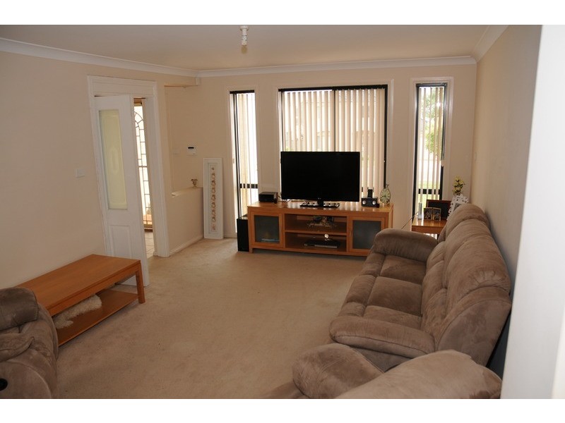 11 Roth Street, Casula NSW 2170