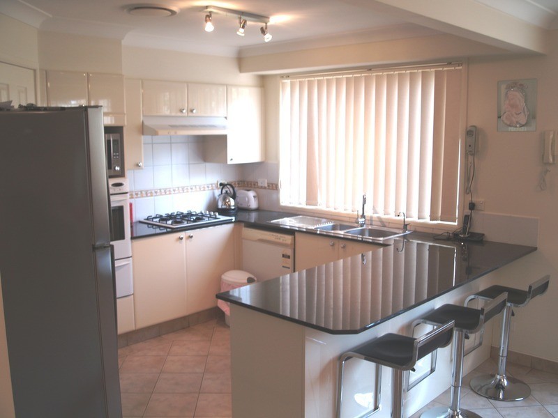 3 Badger Place, Green Valley NSW 2168