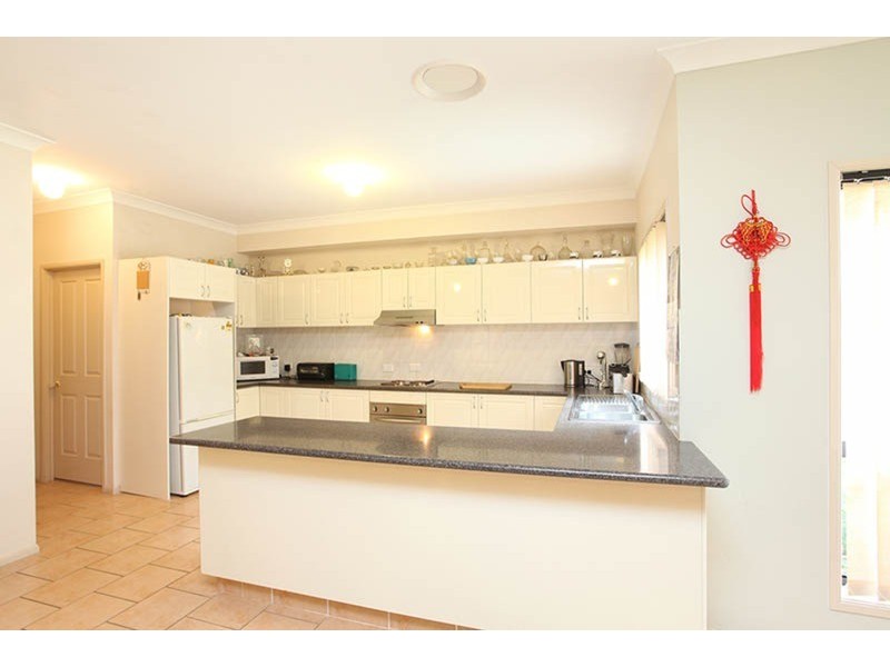 12 Lloyd Place, Casula NSW 2170