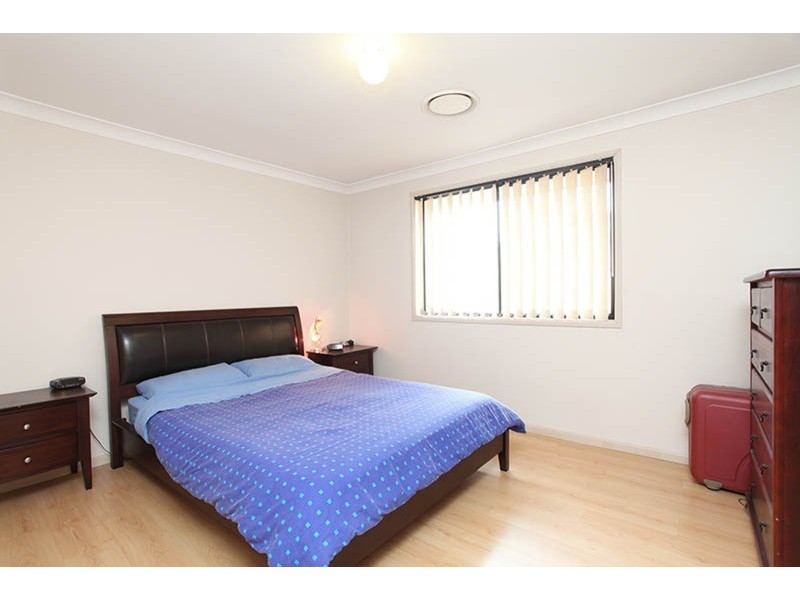 12 Lloyd Place, Casula NSW 2170