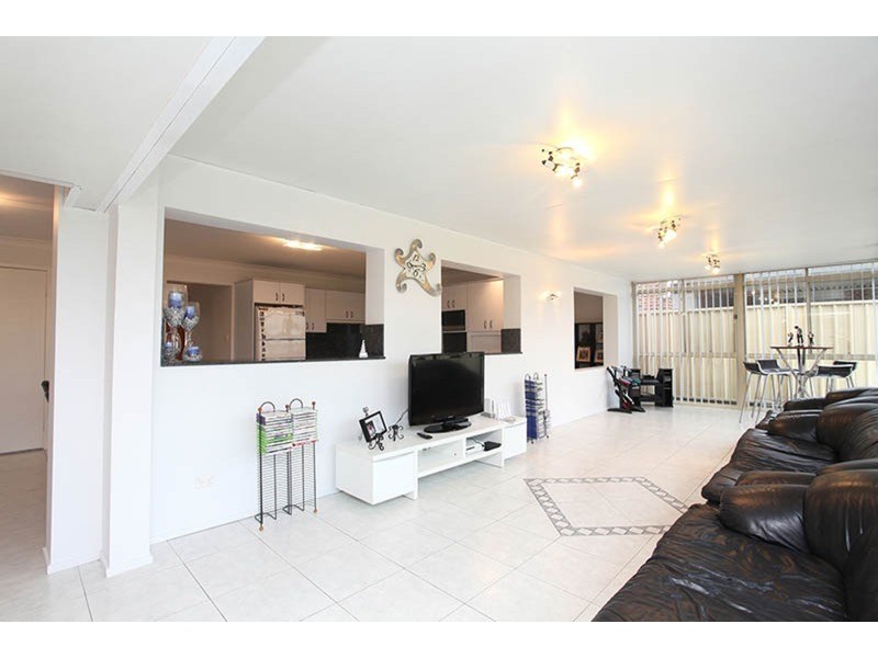 15 Demeyrick Avenue, Casula NSW 2170