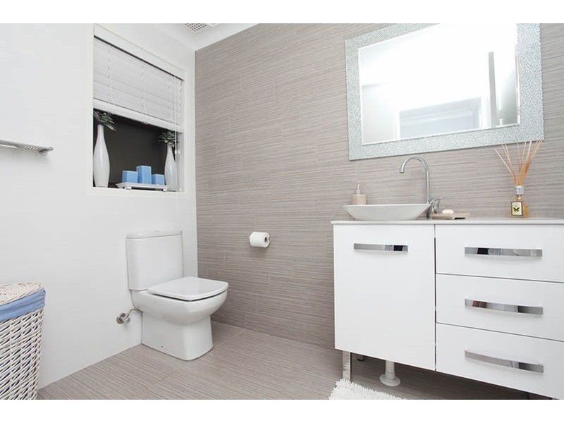 15 Demeyrick Avenue, Casula NSW 2170