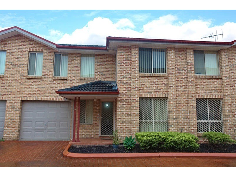 17/14 Pine   Road, Casula NSW 2170