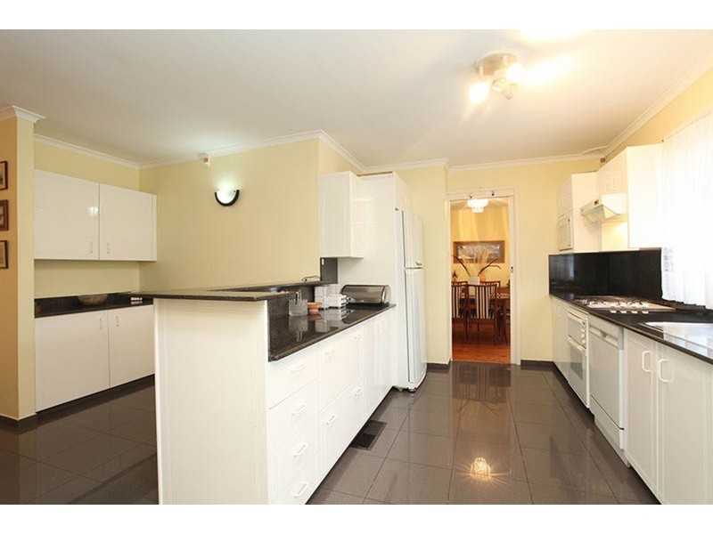 18 Pensacola Place, Casula NSW 2170