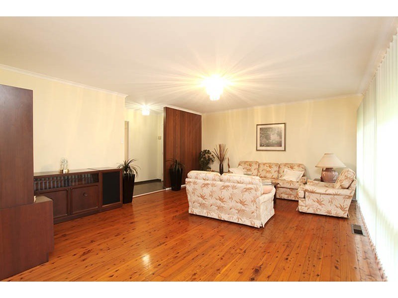 18 Pensacola Place, Casula NSW 2170