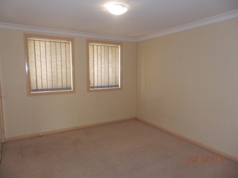 18C Kitson Way, Casula NSW 2170