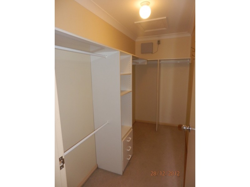 18C Kitson Way, Casula NSW 2170