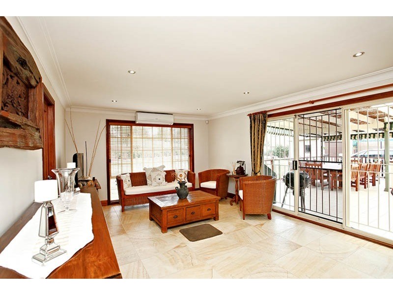 3 Popple Close, Casula NSW 2170