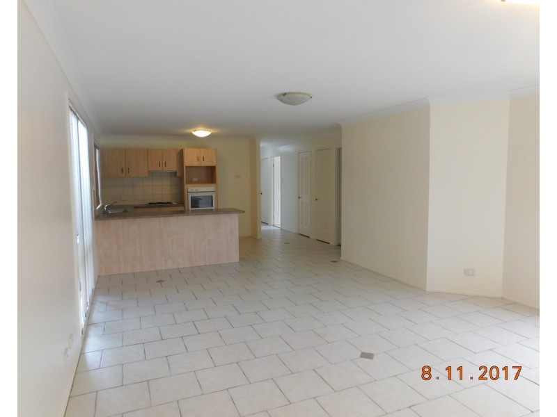 11 Erin Place, Casula NSW 2170