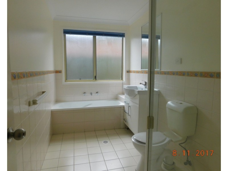 11 Erin Place, Casula NSW 2170