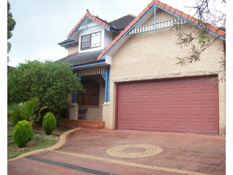 1/8 Carbine Close, Casula NSW 2170