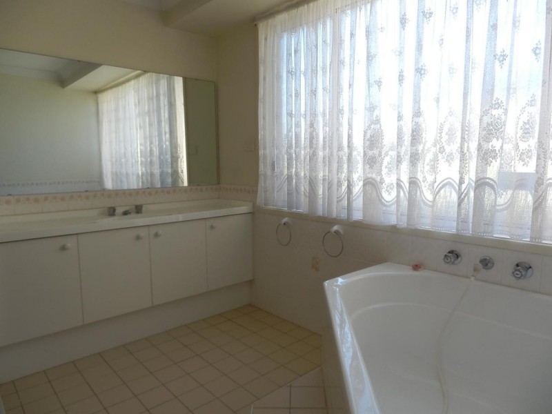 49 Kendall Drive, Casula NSW 2170