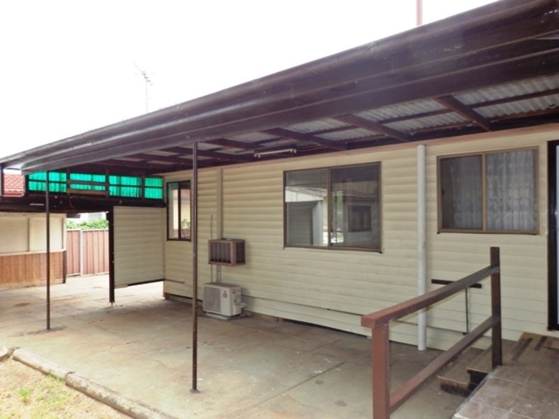 4 Hitter Avenue, Casula NSW 2170