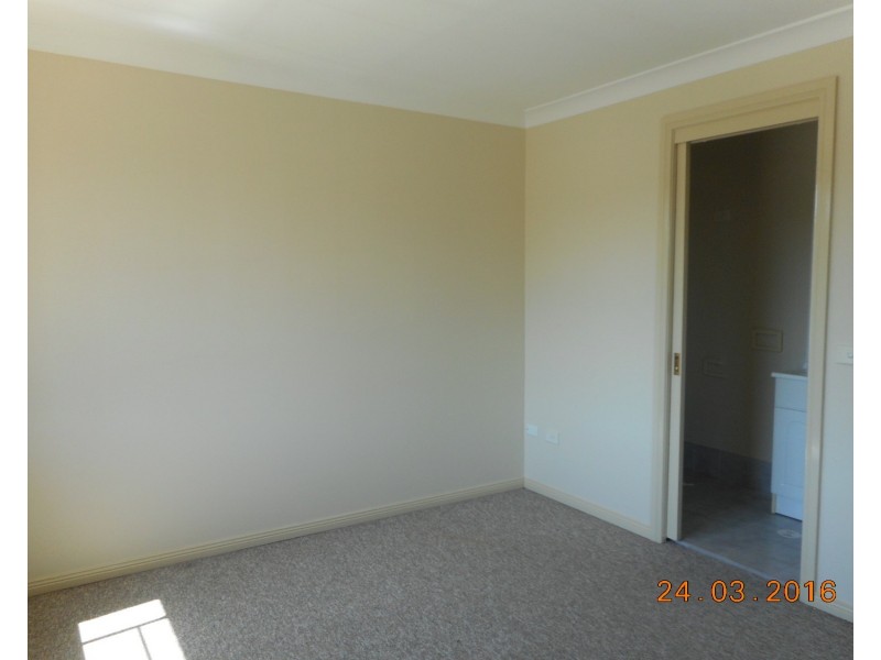 2/154-156 Leacocks Lane, Casula NSW 2170