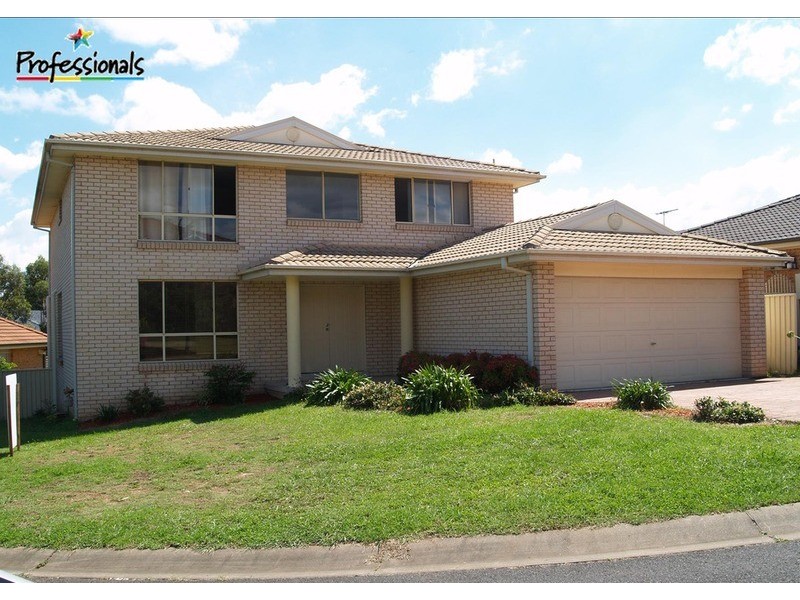 8 Idriess Place, Casula NSW 2170