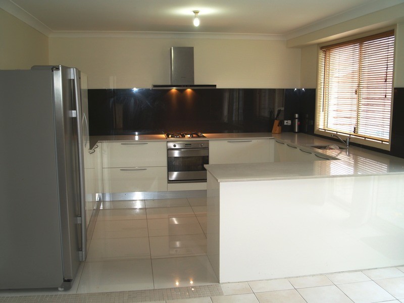 8 Idriess Place, Casula NSW 2170
