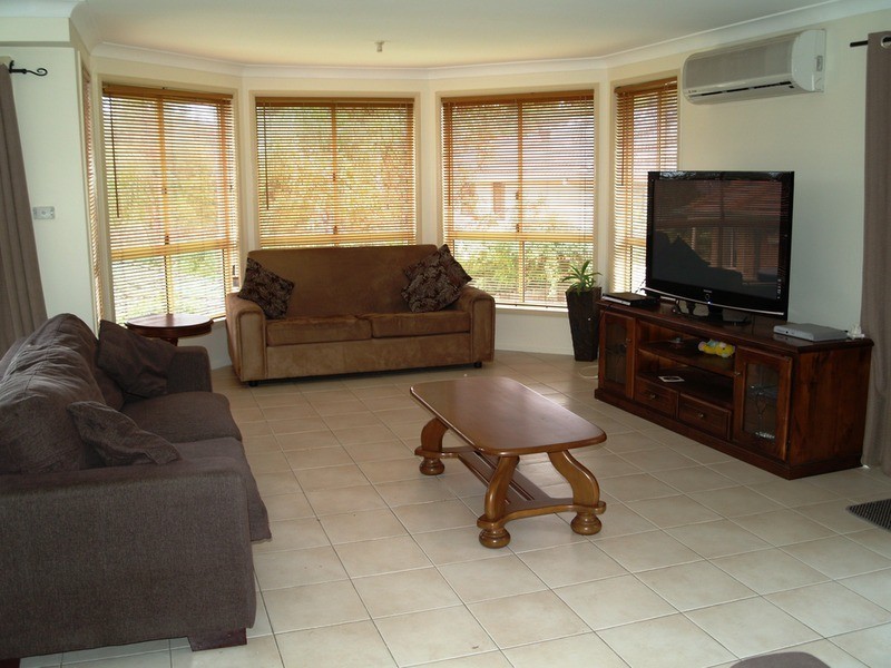 8 Idriess Place, Casula NSW 2170