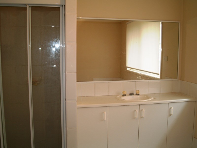 8 Idriess Place, Casula NSW 2170