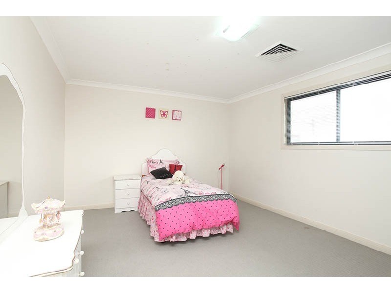 27 Fitzpatrick Crescent, Casula NSW 2170