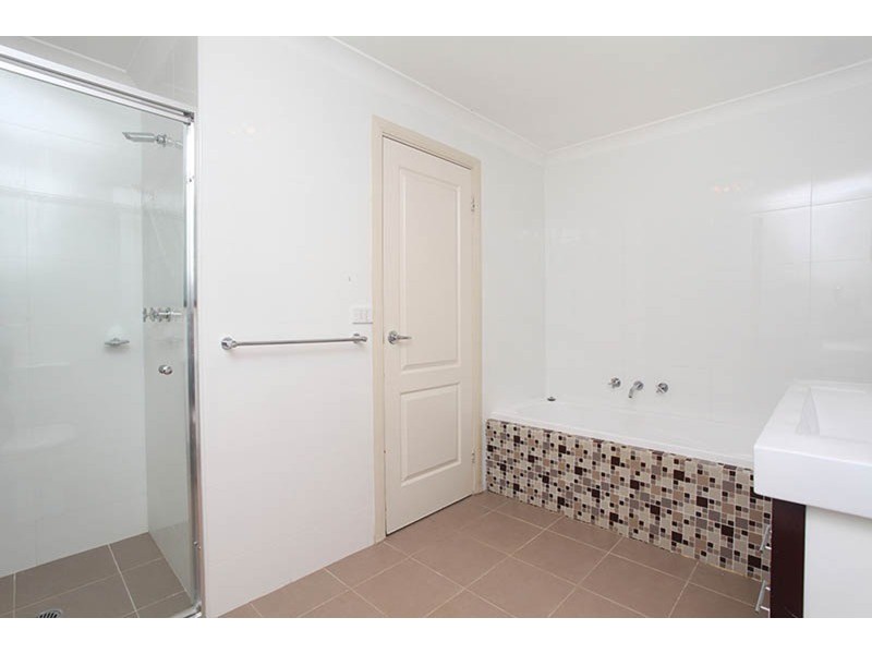 27 Fitzpatrick Crescent, Casula NSW 2170