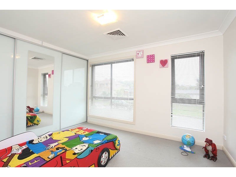 27 Fitzpatrick Crescent, Casula NSW 2170