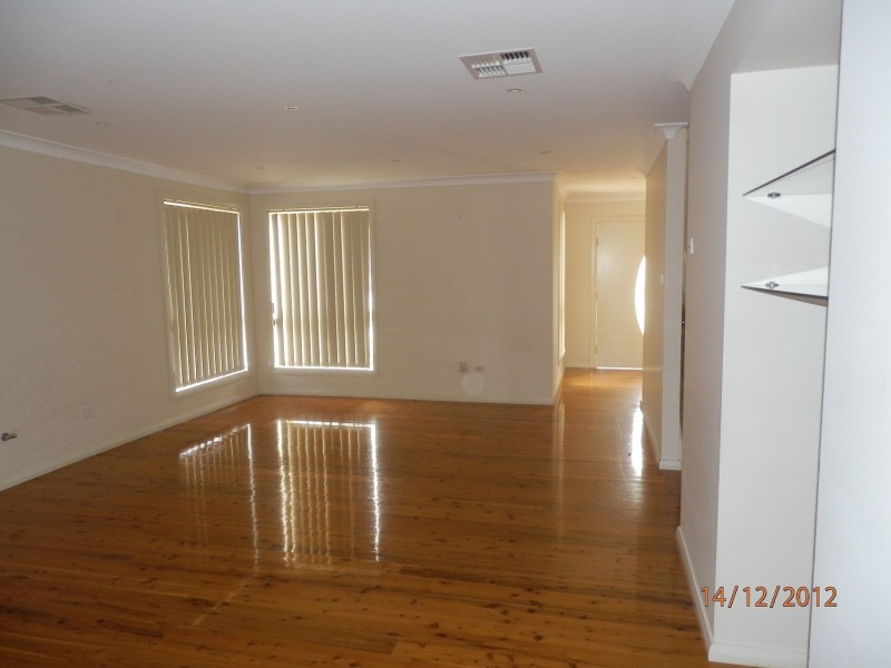 42 Wagga Wagga Street, Prestons NSW 2170