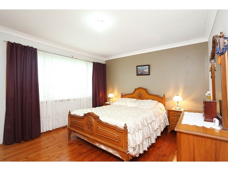 2 Birch Avenue, Casula NSW 2170
