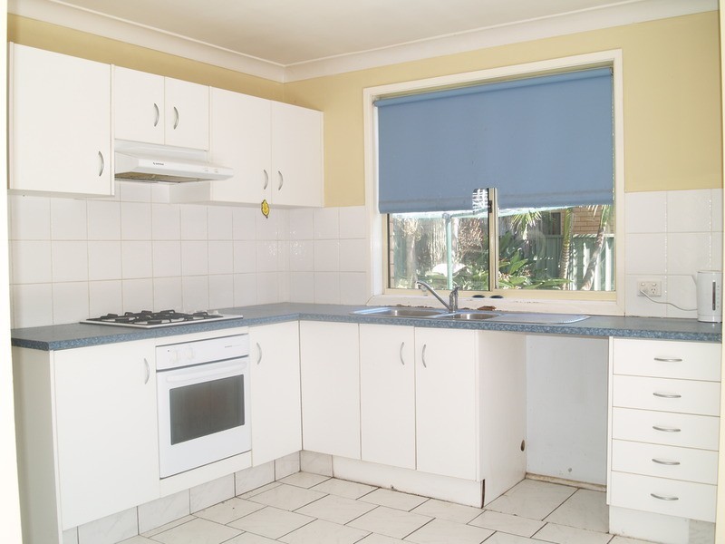 5 Erin Place, Casula NSW 2170