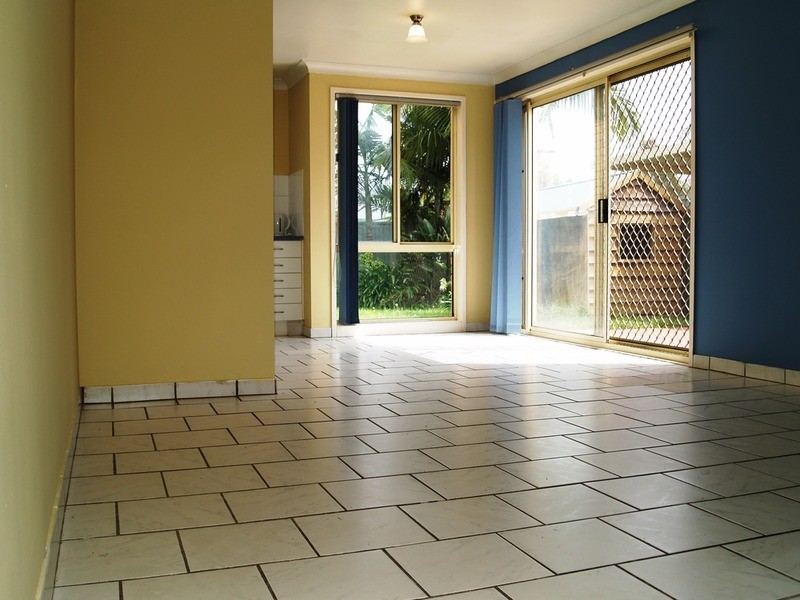 5 Erin Place, Casula NSW 2170