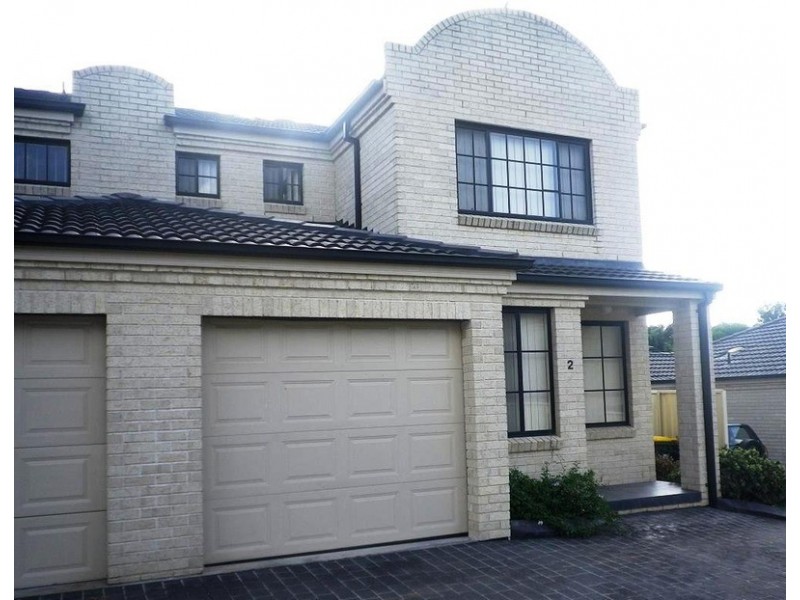 2/46 Wattle  Road, Casula NSW 2170