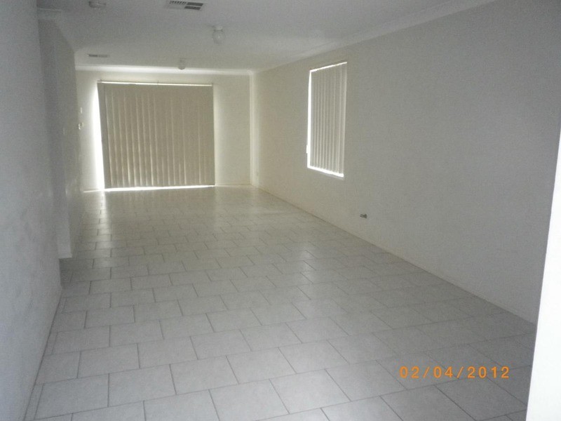 2/46 Wattle  Road, Casula NSW 2170