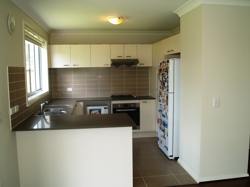 8 Grenada Grove, Glenfield NSW 2167