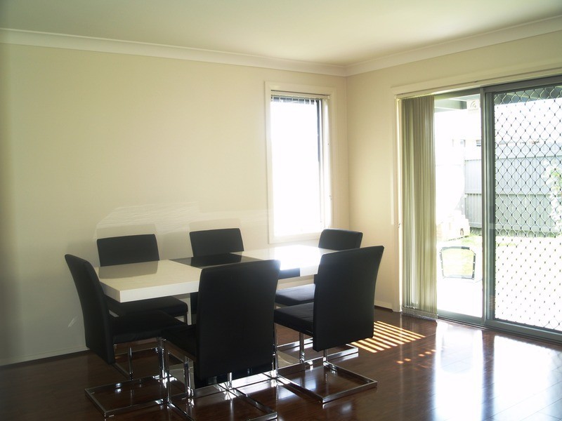 8 Grenada Grove, Glenfield NSW 2167