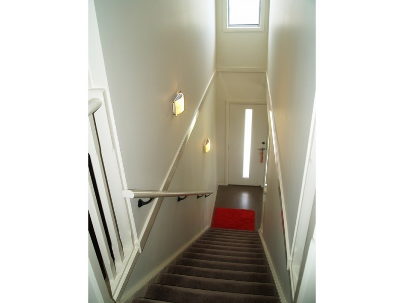 8 Grenada Grove, Glenfield NSW 2167