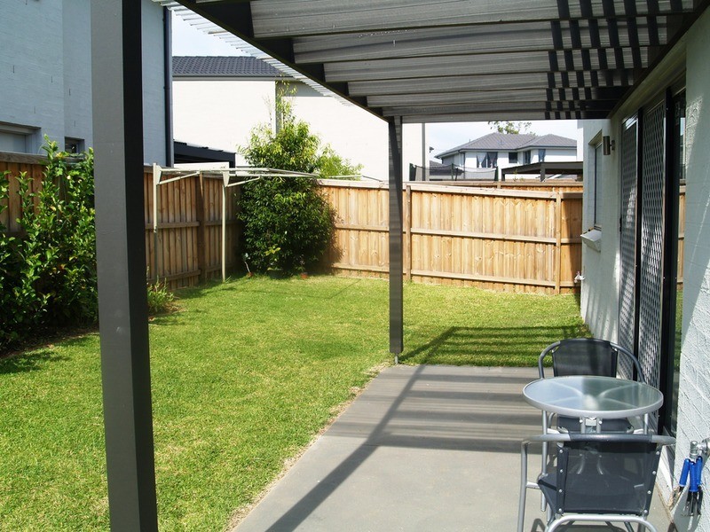 8 Grenada Grove, Glenfield NSW 2167