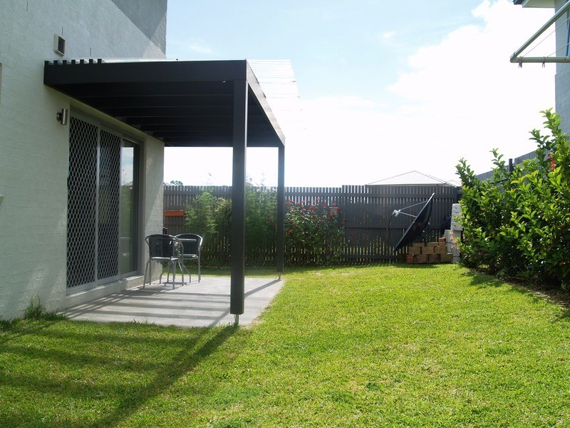 8 Grenada Grove, Glenfield NSW 2167