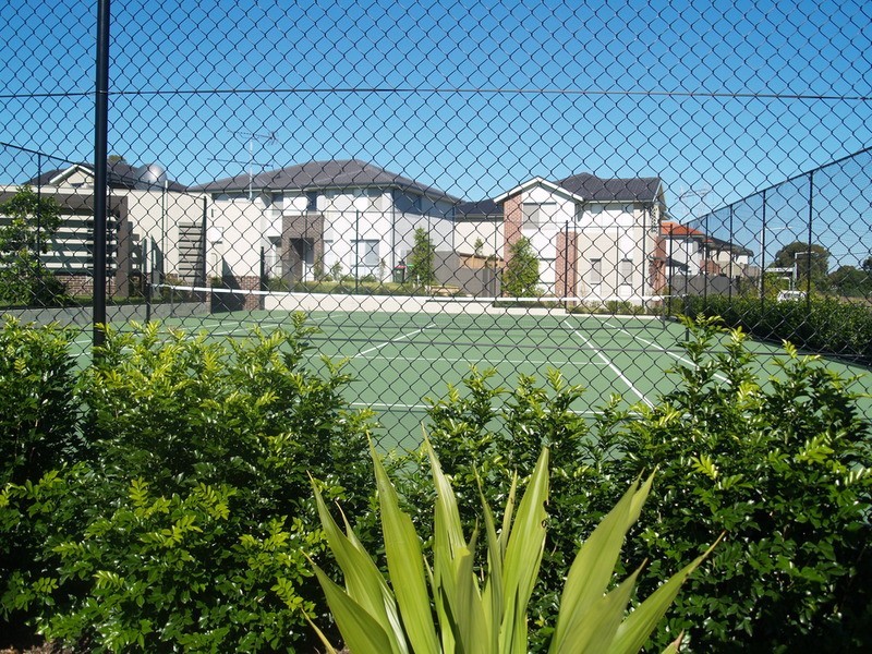 8 Grenada Grove, Glenfield NSW 2167