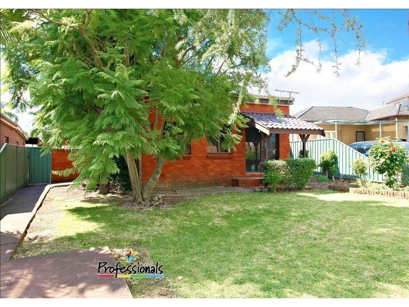 10 Ashcroft Avenue, Casula NSW 2170