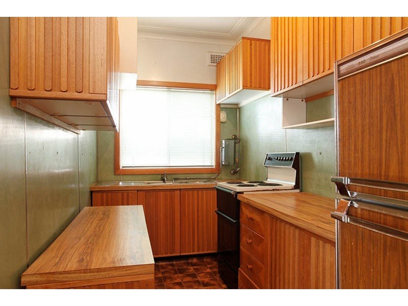 10 Ashcroft Avenue, Casula NSW 2170