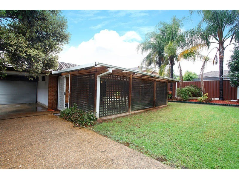 39 Napier Avenue, Lurnea NSW 2170