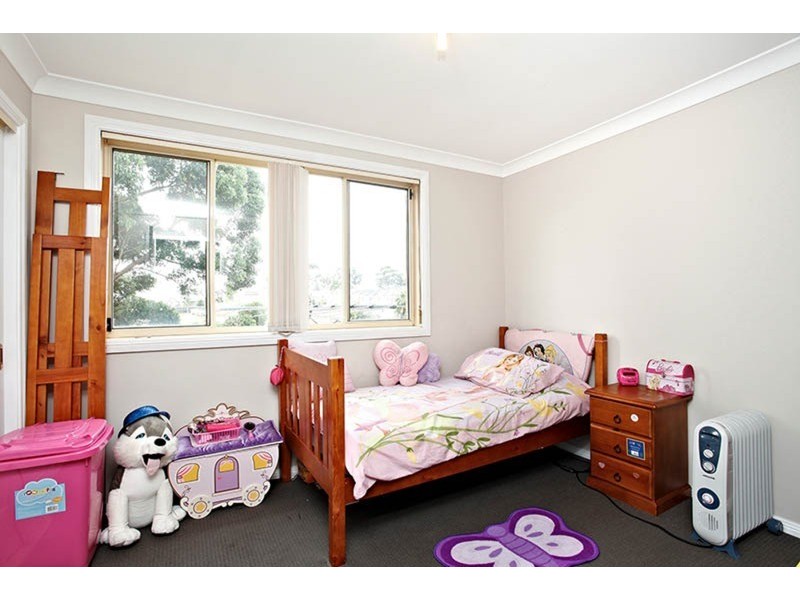 16 Thirroul Circuit, Prestons NSW 2170