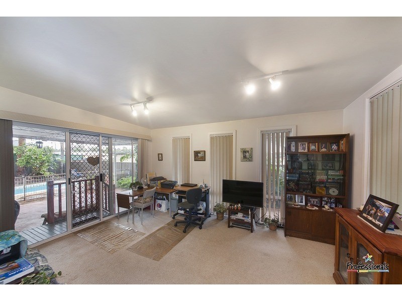 42  Waratah  Avenue, Casula NSW 2170