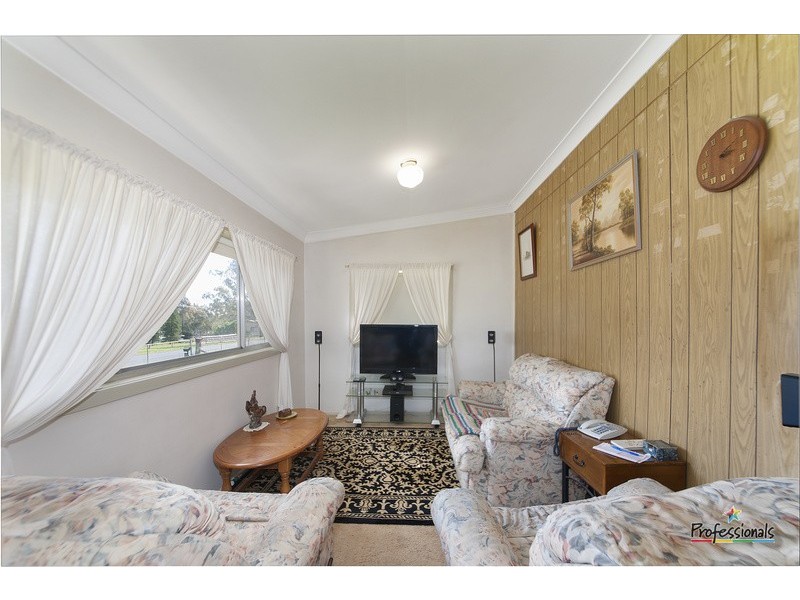 25 Seventh  Avenue, Austral NSW 2179