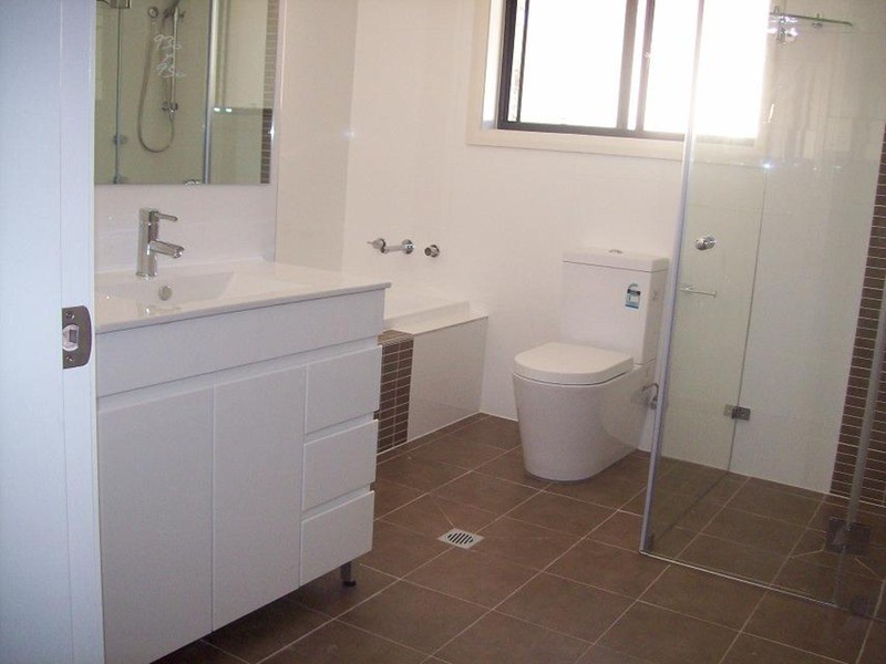 28B Chrysanthemum Avenue, Casula NSW 2170