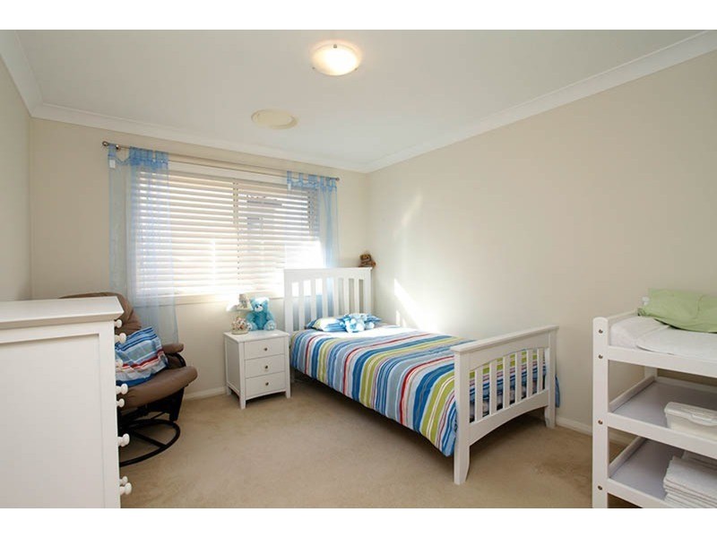 21 Hillsborough Crescent, Glenfield NSW 2167
