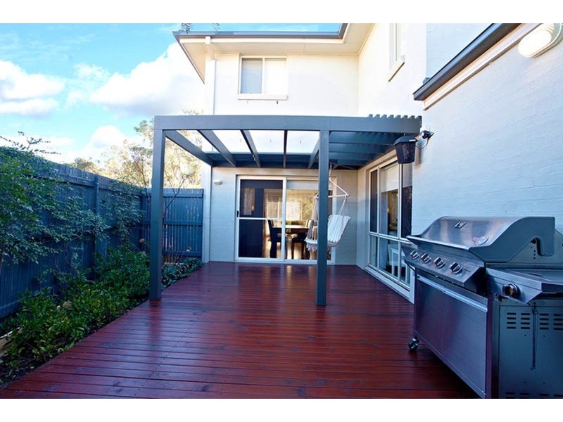 21 Hillsborough Crescent, Glenfield NSW 2167